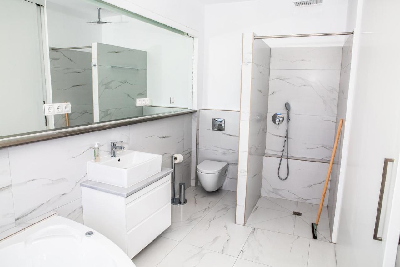 Komfort City Apartment "Elias" Mit Meerblick In Lavrio Esterno foto